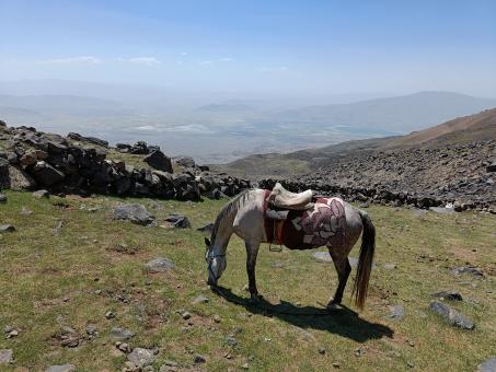 Výstup na Ararat a přechod pohoří Kačkar